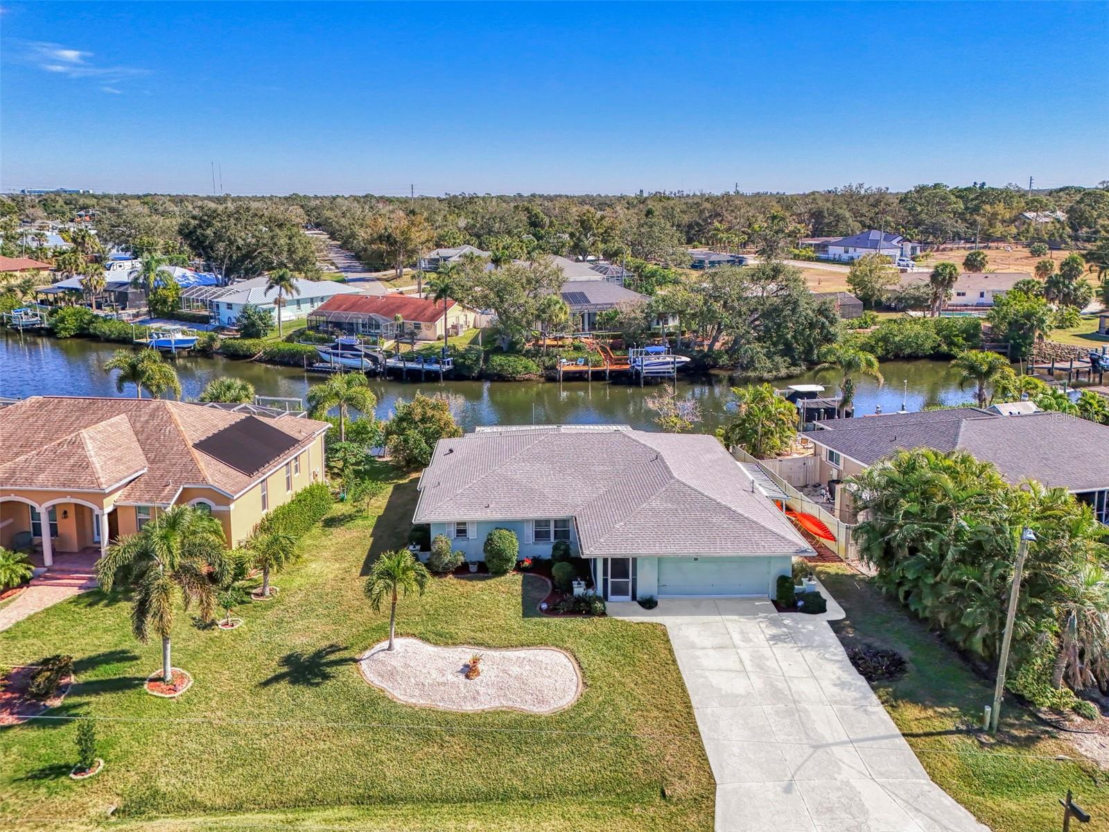WATERFRONT ESTATES - Residential