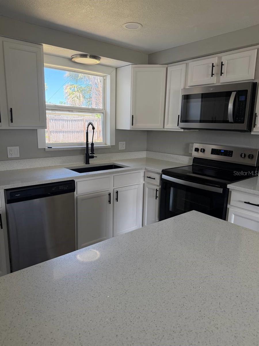 COLONIAL MANOR - Residential Lease