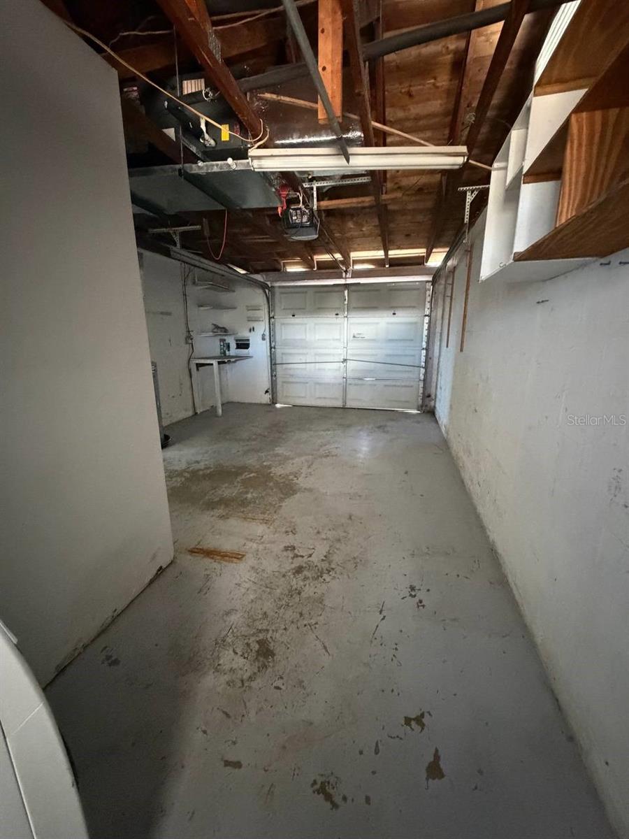 COLONIAL MANOR - Residential Lease