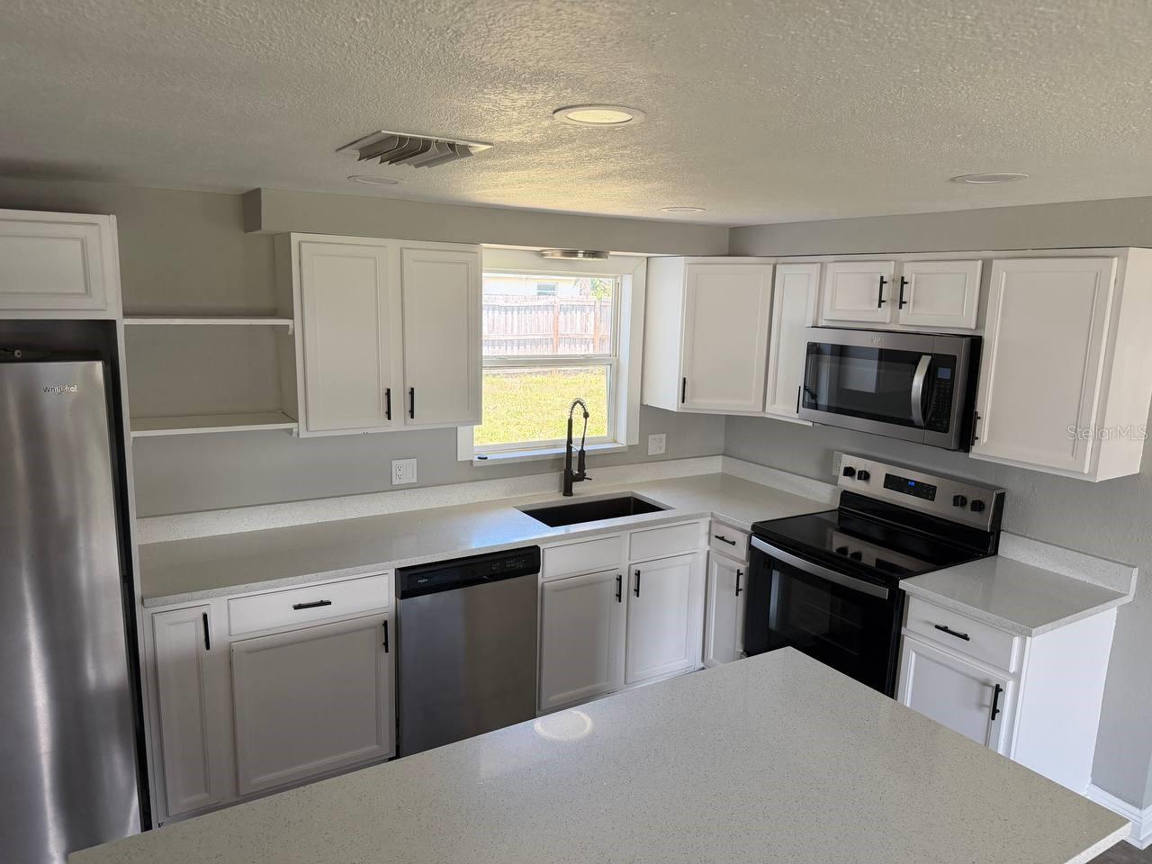 COLONIAL MANOR - Residential Lease