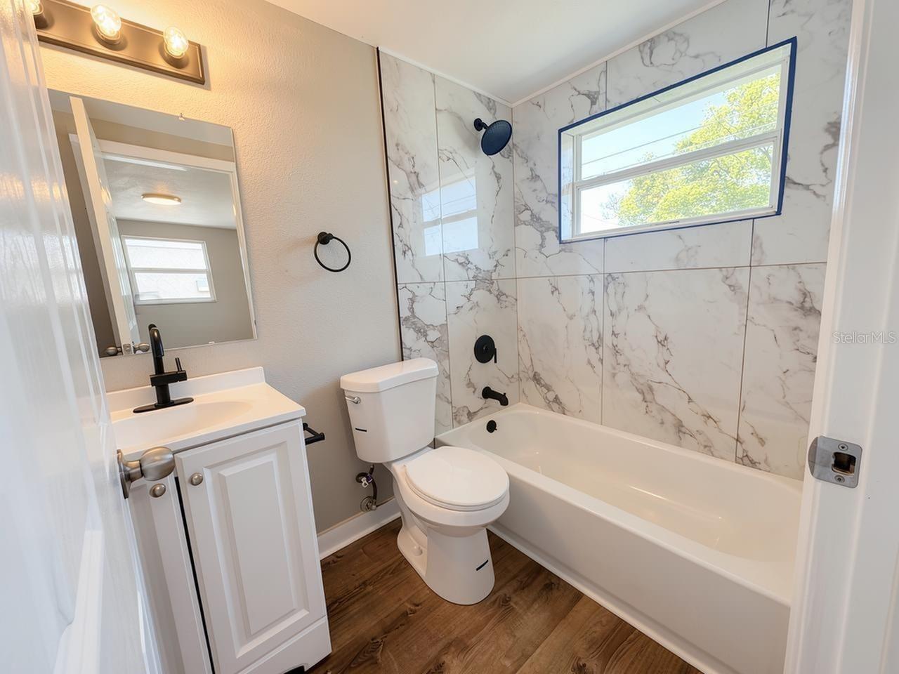 COLONIAL MANOR - Residential Lease