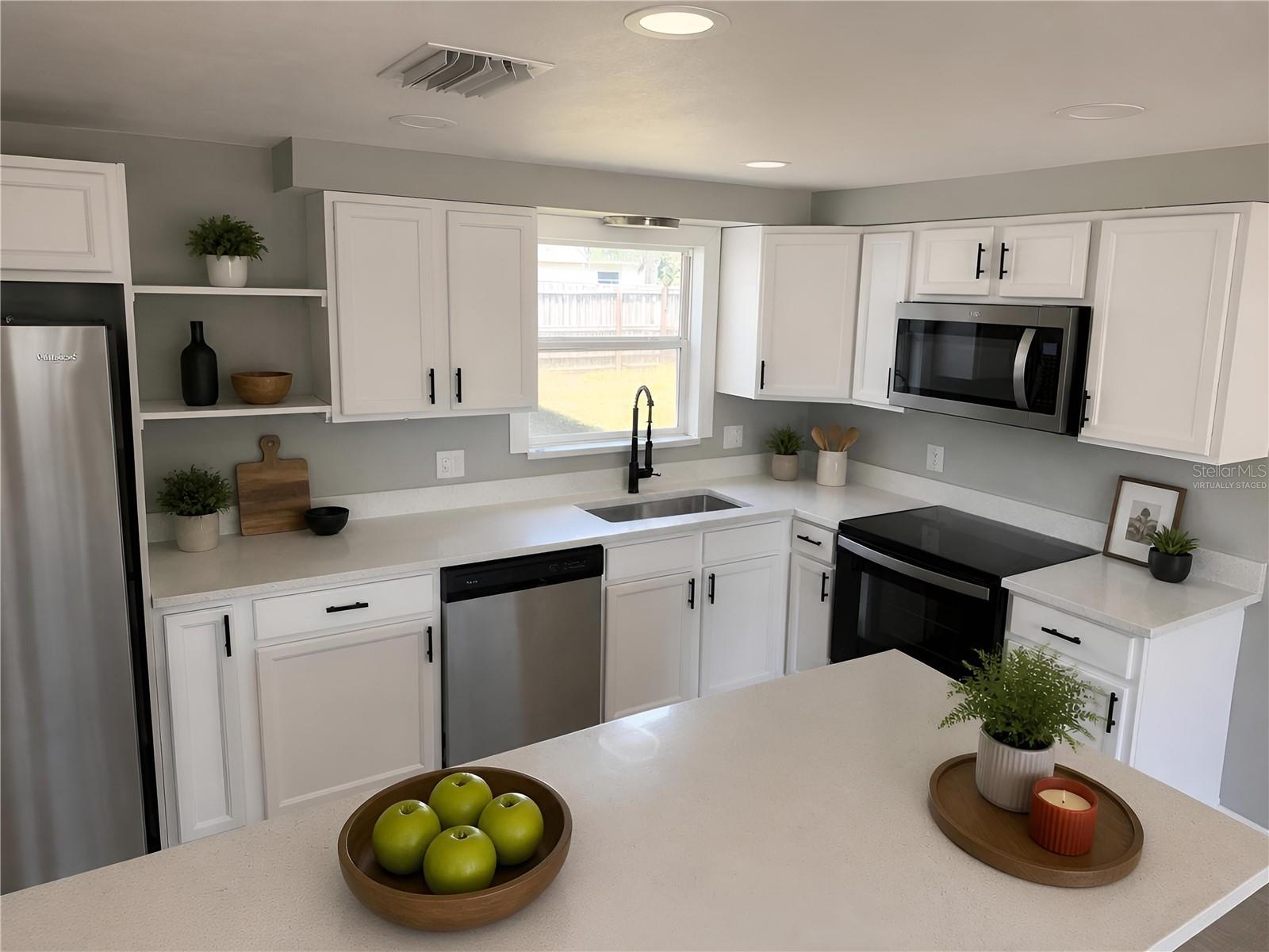 COLONIAL MANOR - Residential Lease