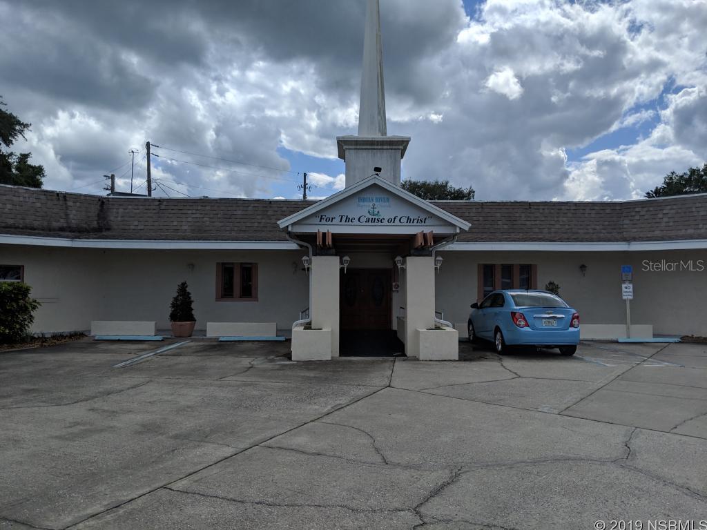 Commercial space perfect for a church, doctors office complex, restaurant and much more. Once housed a commercial kitchen. Walk-in cooler still in place. All furnishings will move with the church. Building only sale. Office and classroom space is present. Restrooms and storage space already in place. Parking lot is approx 14,000 square feet.

TWO IMPORTANT NOTES: PROPERTY ALREADY HAS GAS LINES AND 3 PHASE ELECTRIC IN PLACE. ;Water: City