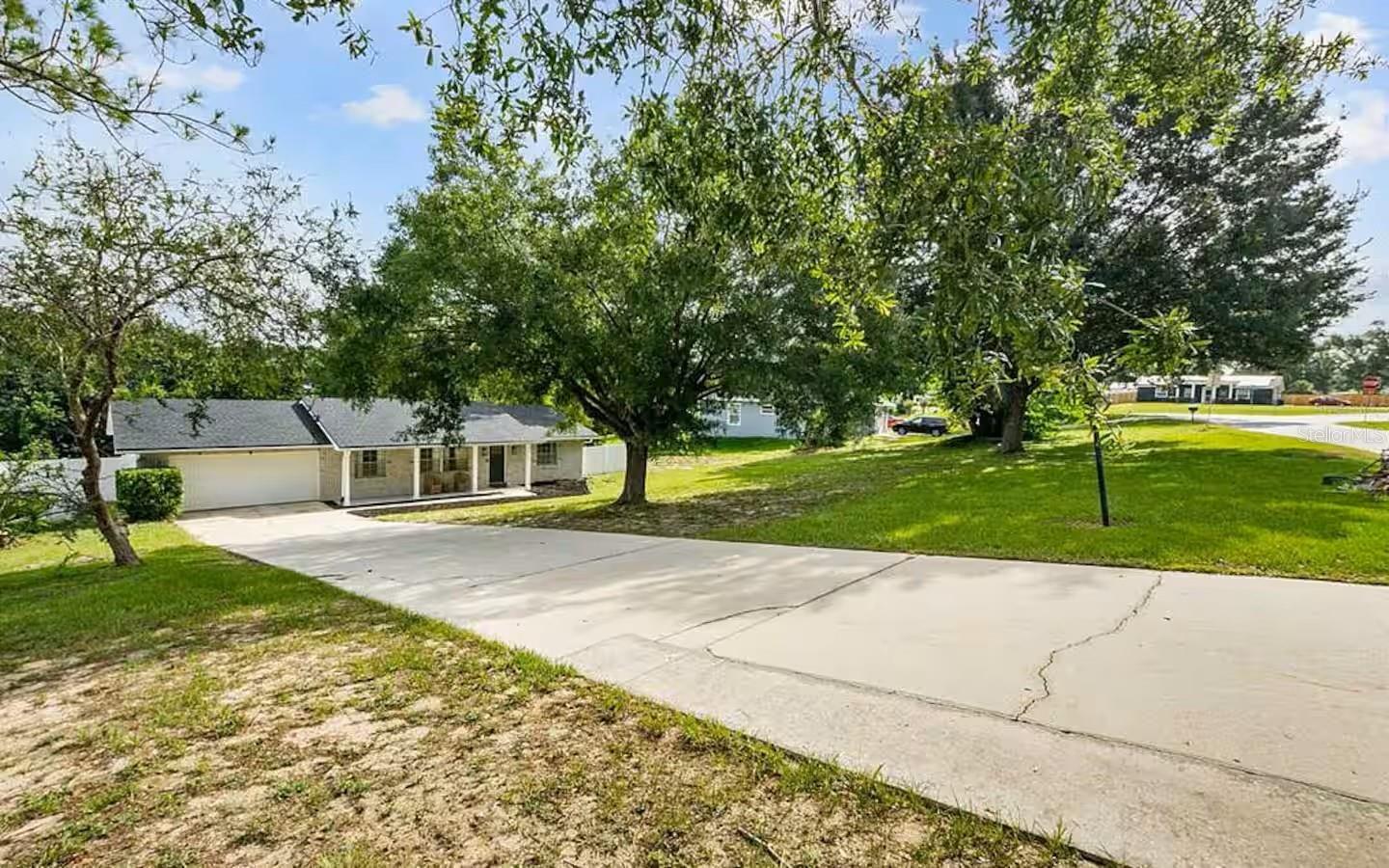 LAKE RING - Residential