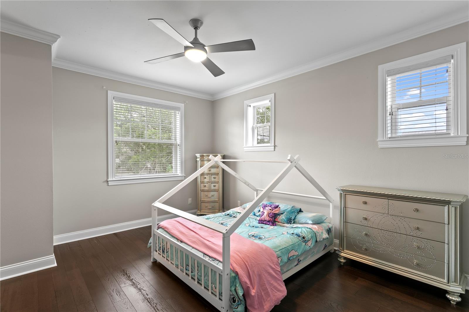 WEST SHORE CREST - Residential