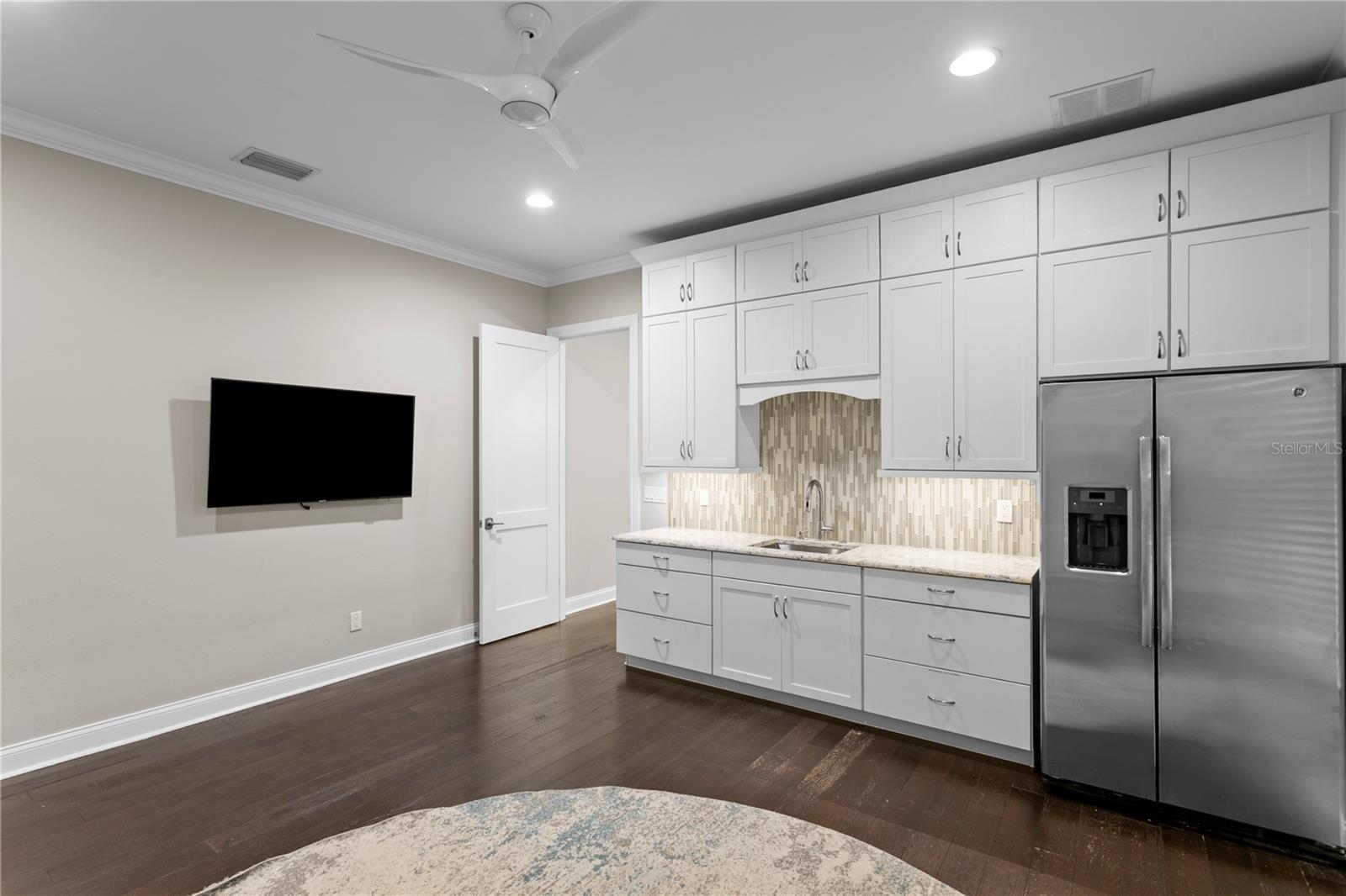 WEST SHORE CREST - Residential