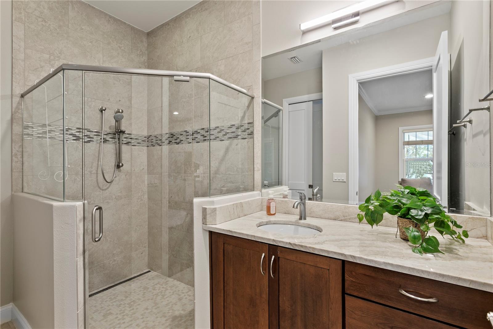 WEST SHORE CREST - Residential