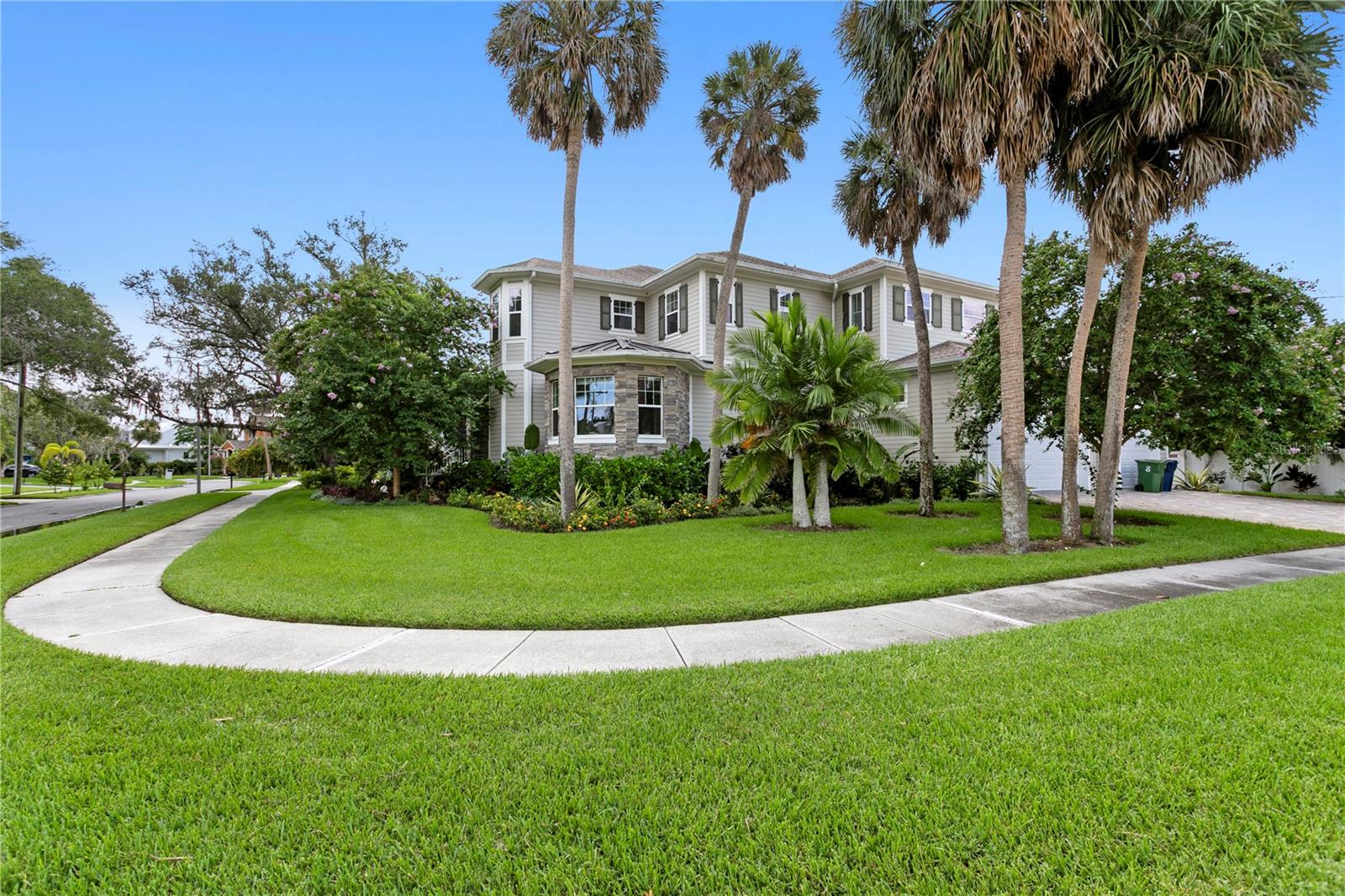 WEST SHORE CREST - Residential