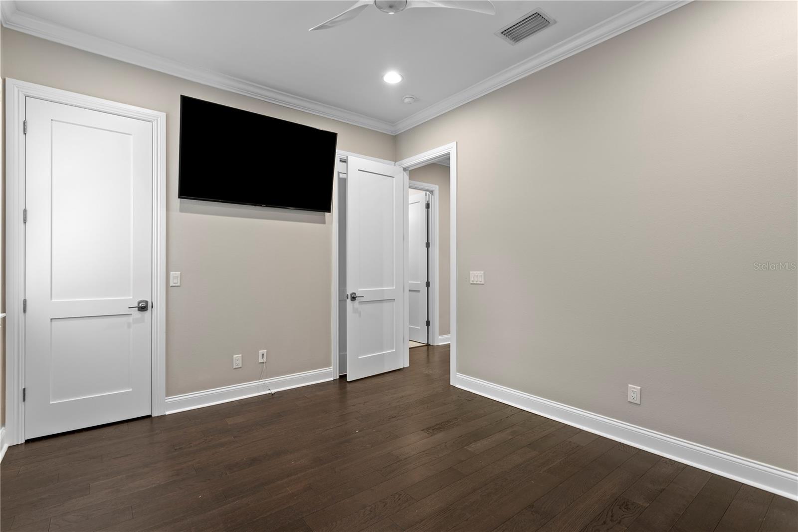 WEST SHORE CREST - Residential