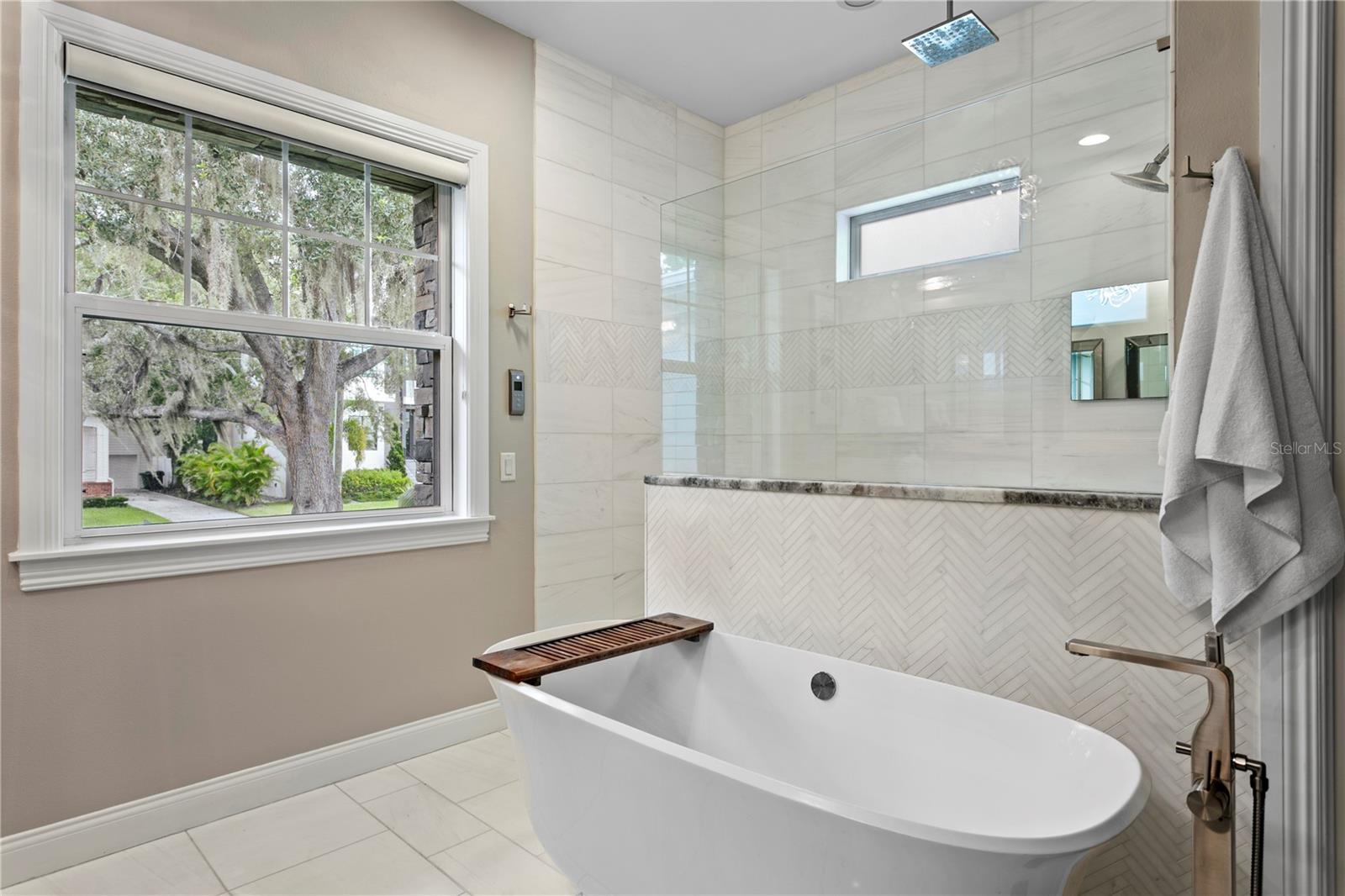 WEST SHORE CREST - Residential