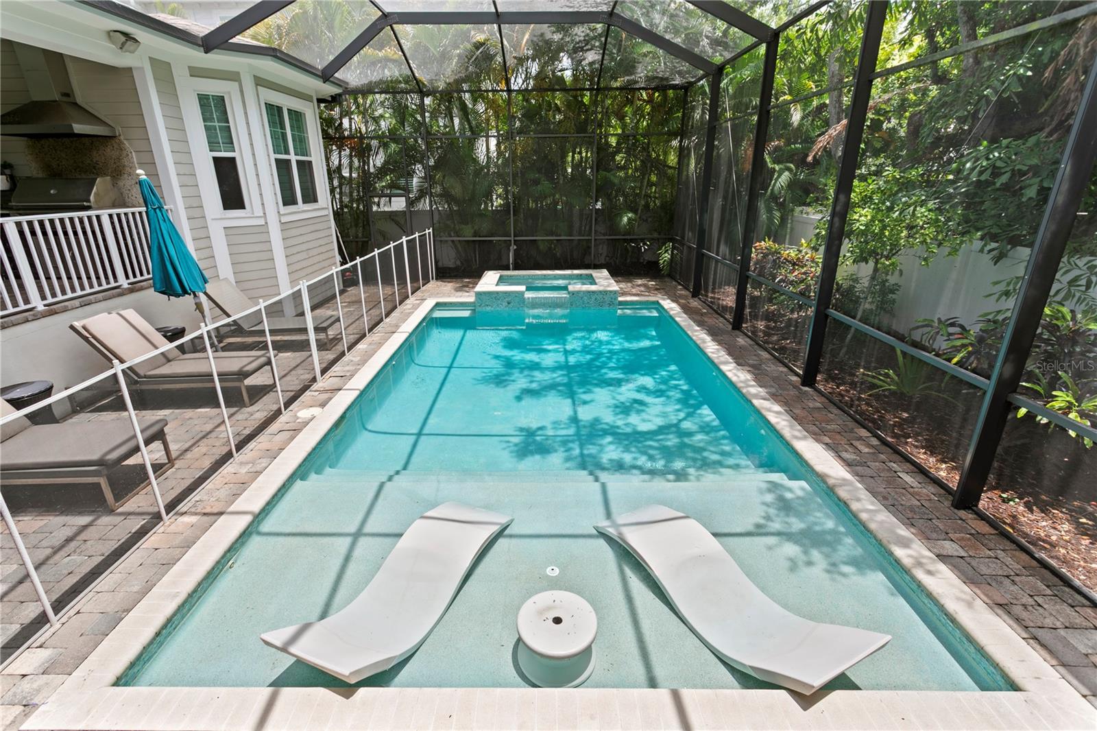 WEST SHORE CREST - Residential