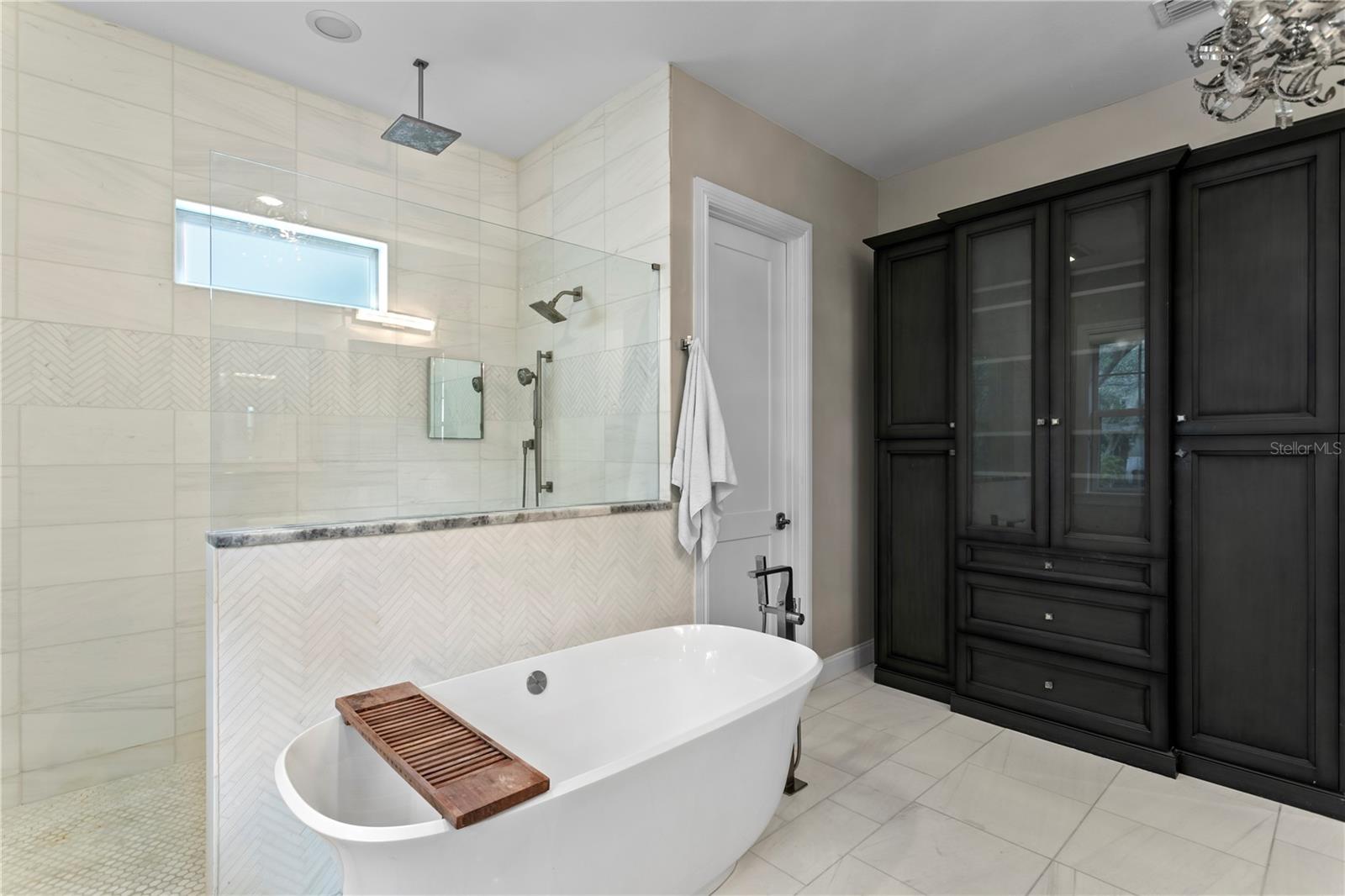WEST SHORE CREST - Residential
