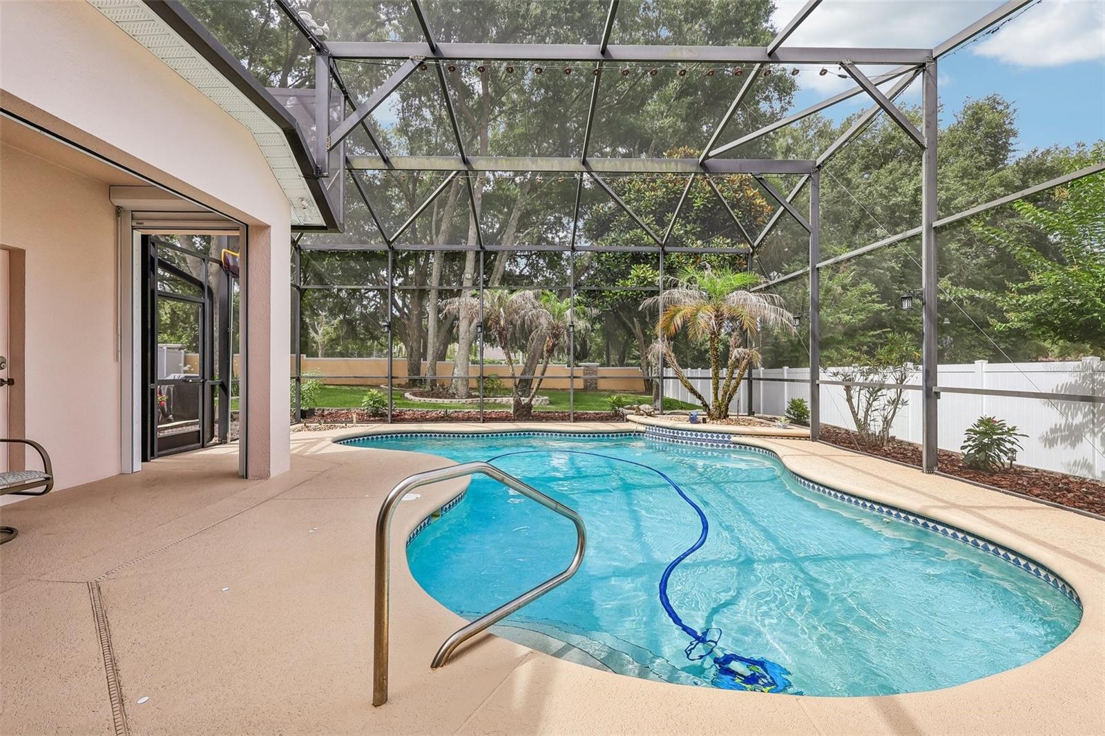 BLUE LAKE ESTATES - Residential