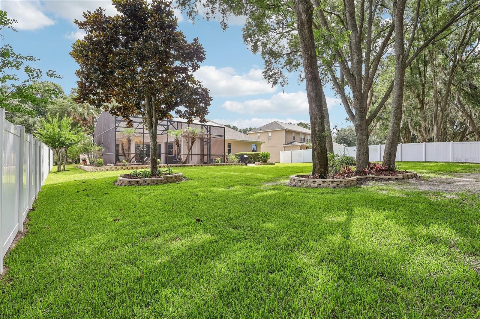 BLUE LAKE ESTATES - Residential