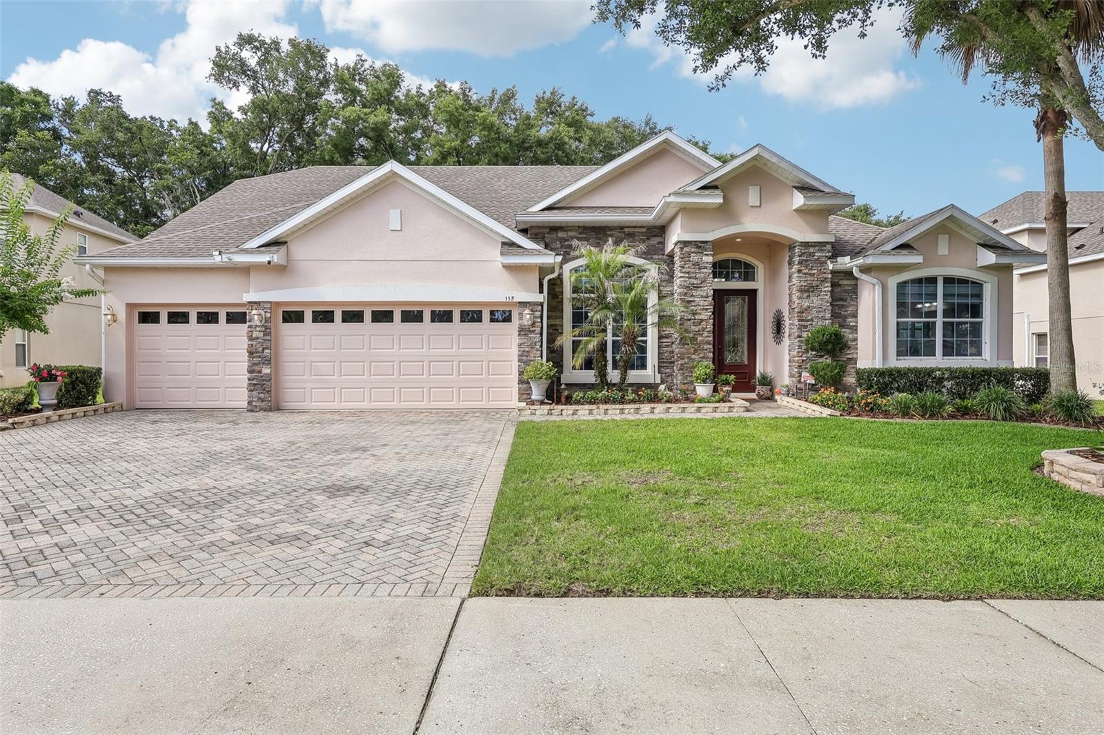 BLUE LAKE ESTATES - Residential