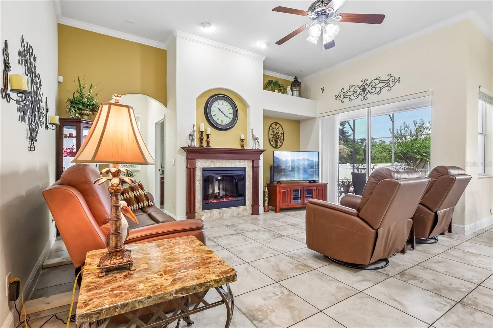 BLUE LAKE ESTATES - Residential