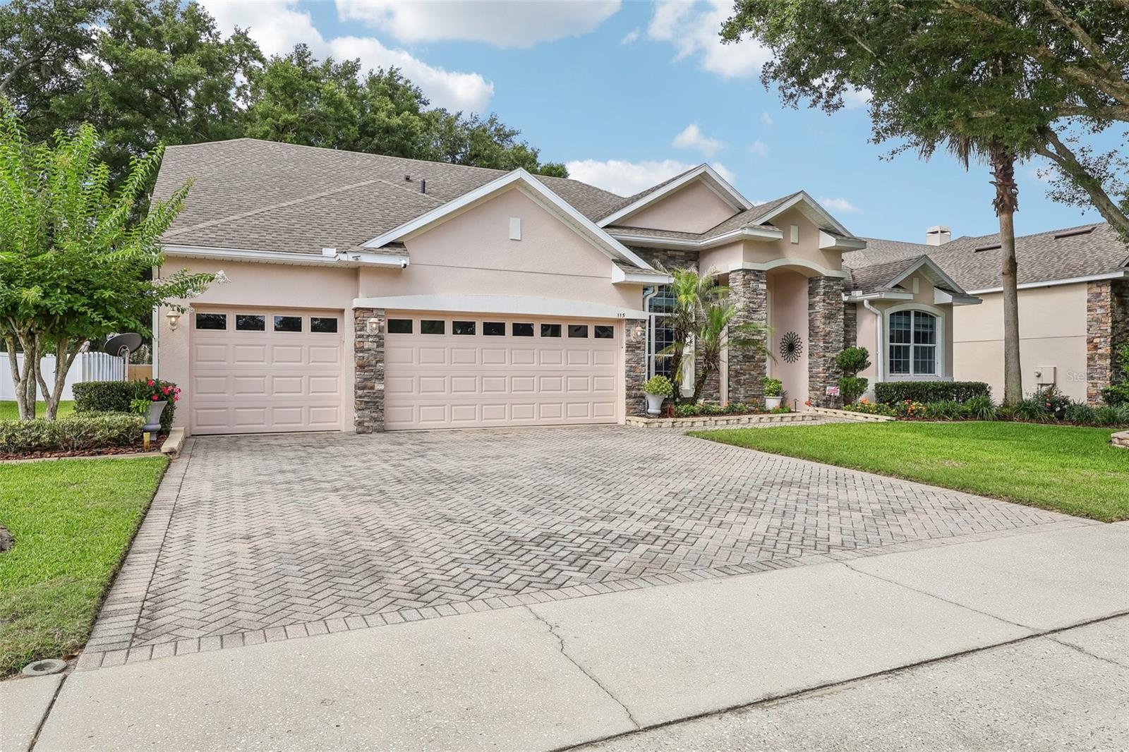 BLUE LAKE ESTATES - Residential