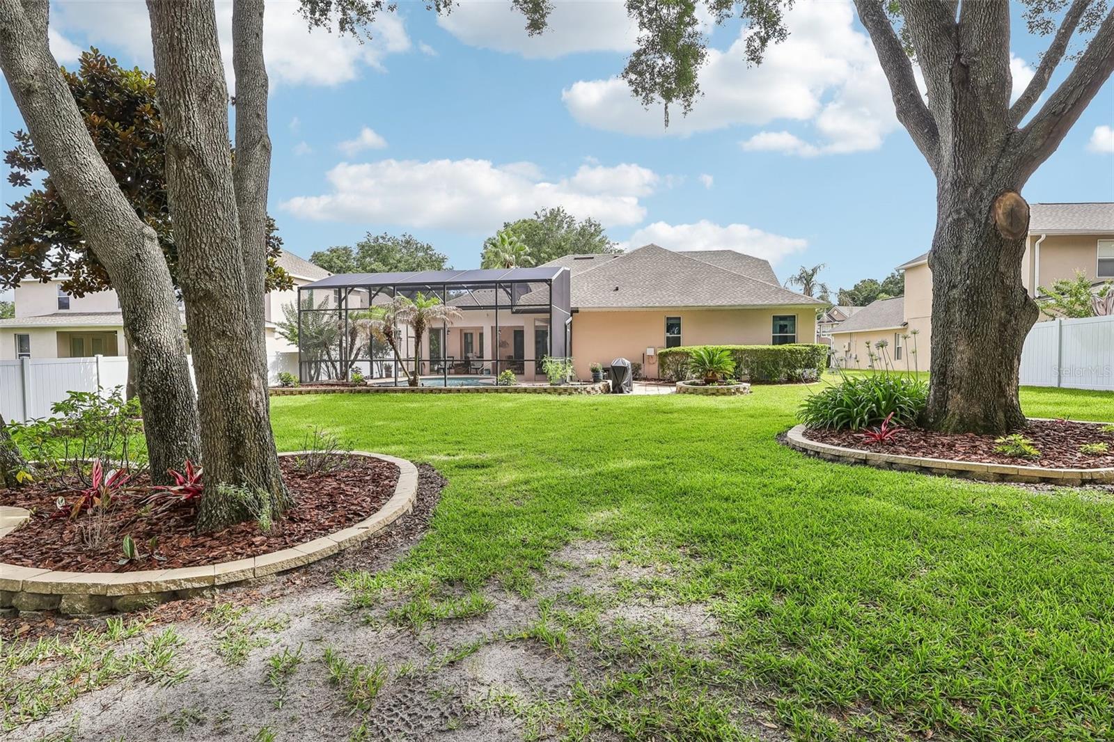 BLUE LAKE ESTATES - Residential