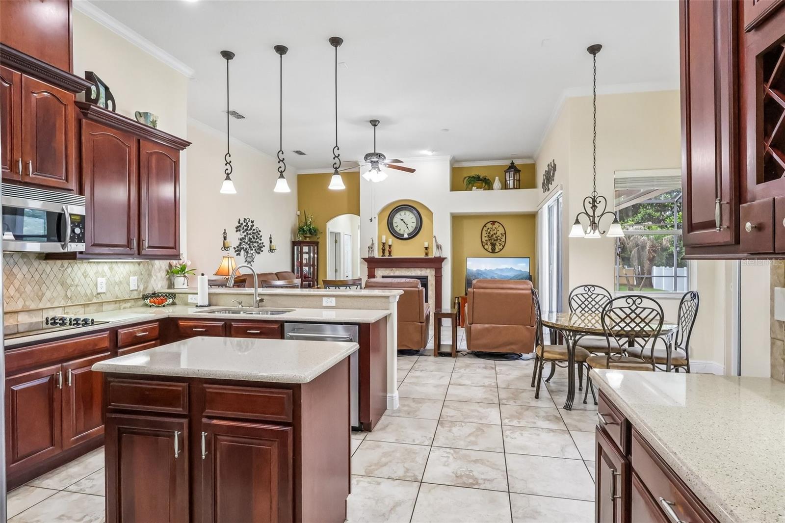 BLUE LAKE ESTATES - Residential