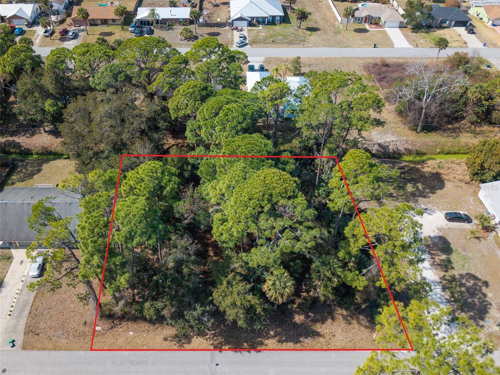 Rare opportunity to acquire a 140' x 125' multifamily lot with approved plans for a triplex. All approved architectural plans are included in the list price, offering a streamlined path to development and significant time savings for the next owner.

The development order for the triplex is valid through August 2026, with the option to extend. Ideal opportunity for builders, investors, or buyers seeking to expand their multifamily portfolio.

Buyer to verify zoning, building requirements, and development order extension options with the appropriate municipality.