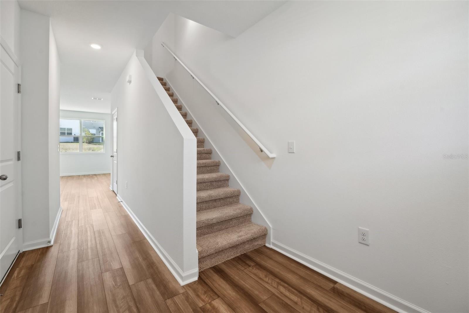 VISTA TOWNHOMES - Residential