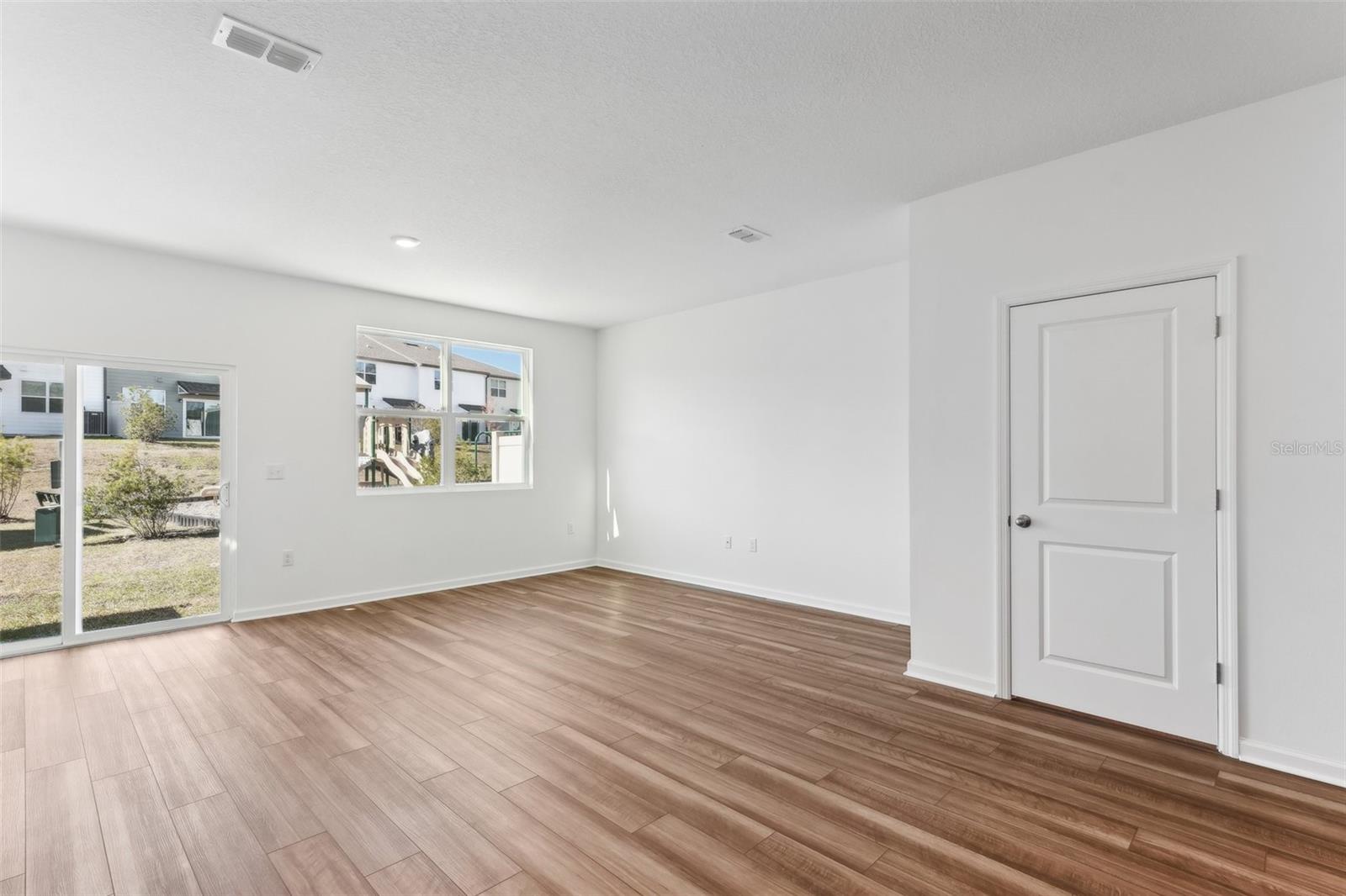 VISTA TOWNHOMES - Residential