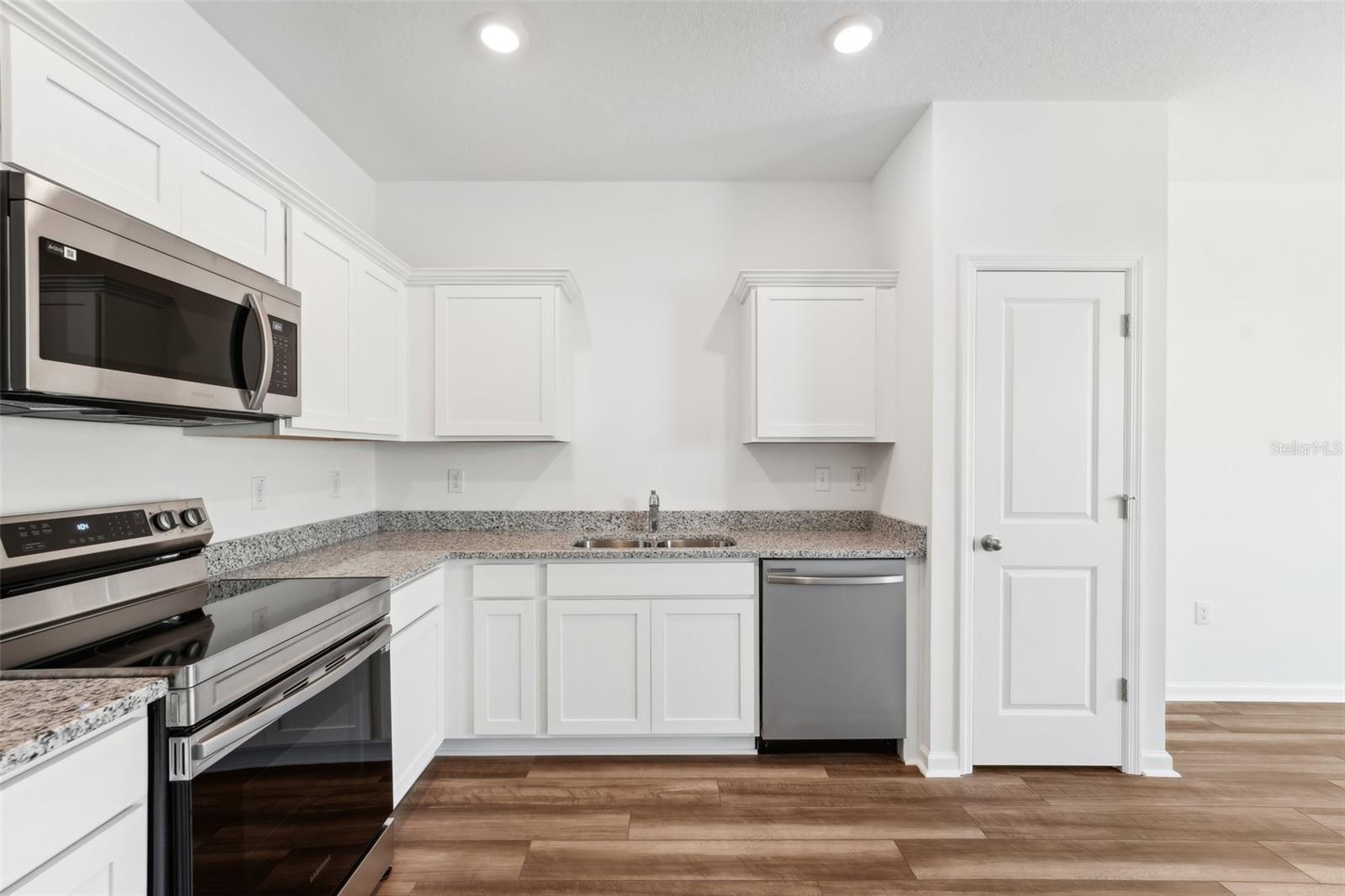 VISTA TOWNHOMES - Residential