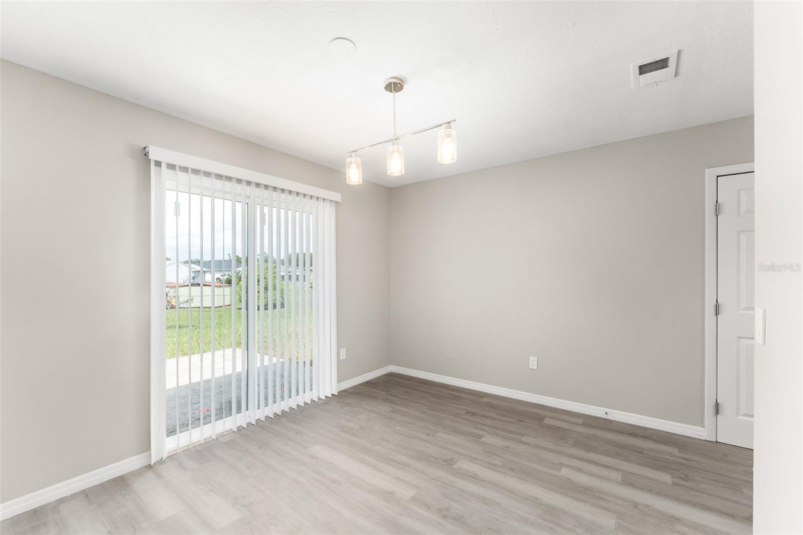 SILVER SPGS SHORES UN 04 - Residential