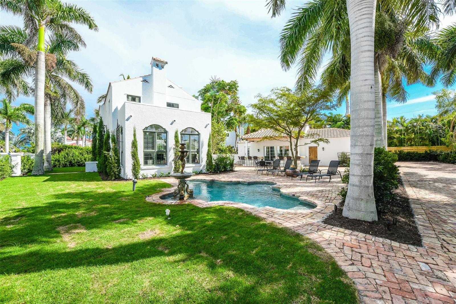SAINT ARMANDS DIV JOHN RINGLING ESTATES - Residential
