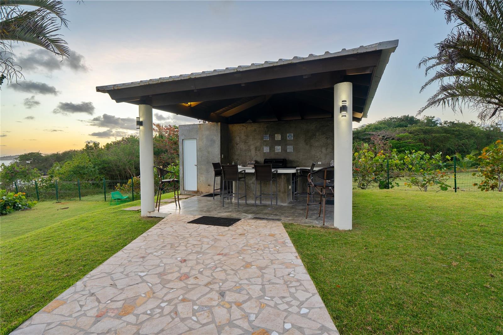 MARTINEAU BAY RESORT - Residential