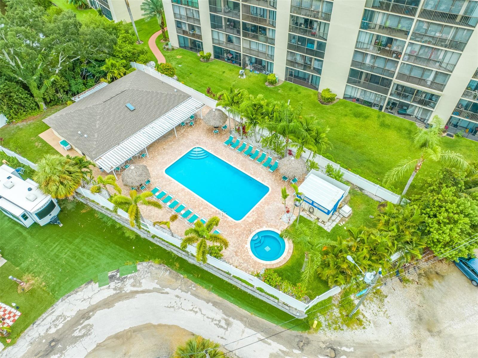 COVE CAY VILLAGE III - Residential