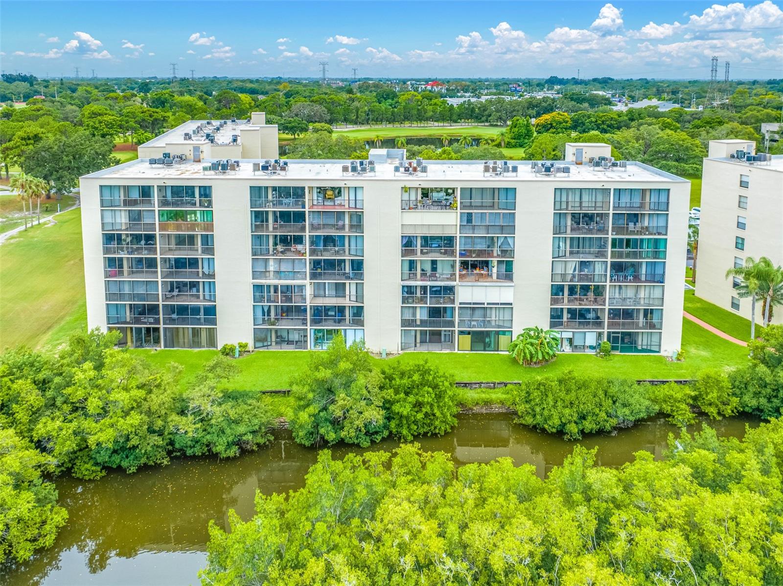 COVE CAY VILLAGE III - Residential