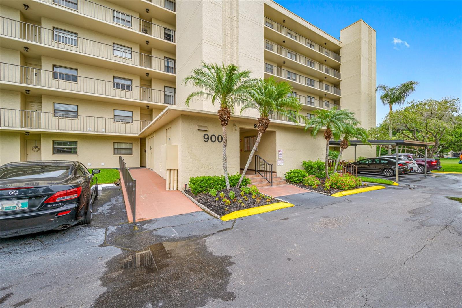COVE CAY VILLAGE III - Residential