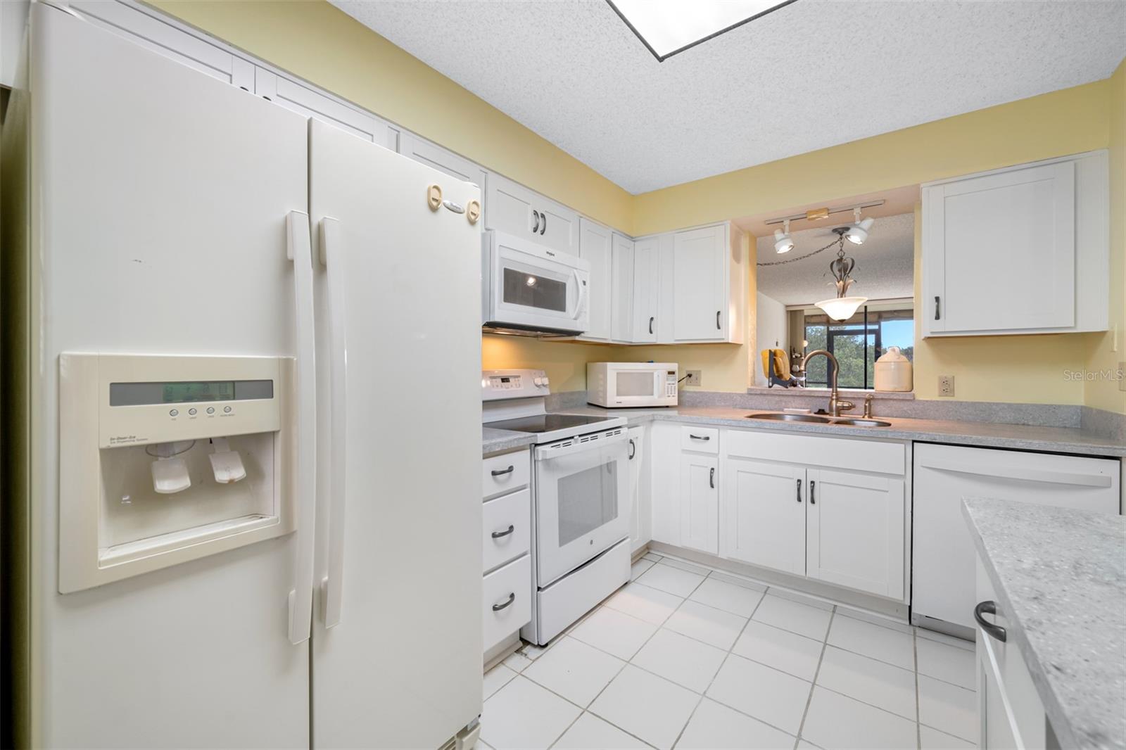 COVE CAY VILLAGE III - Residential