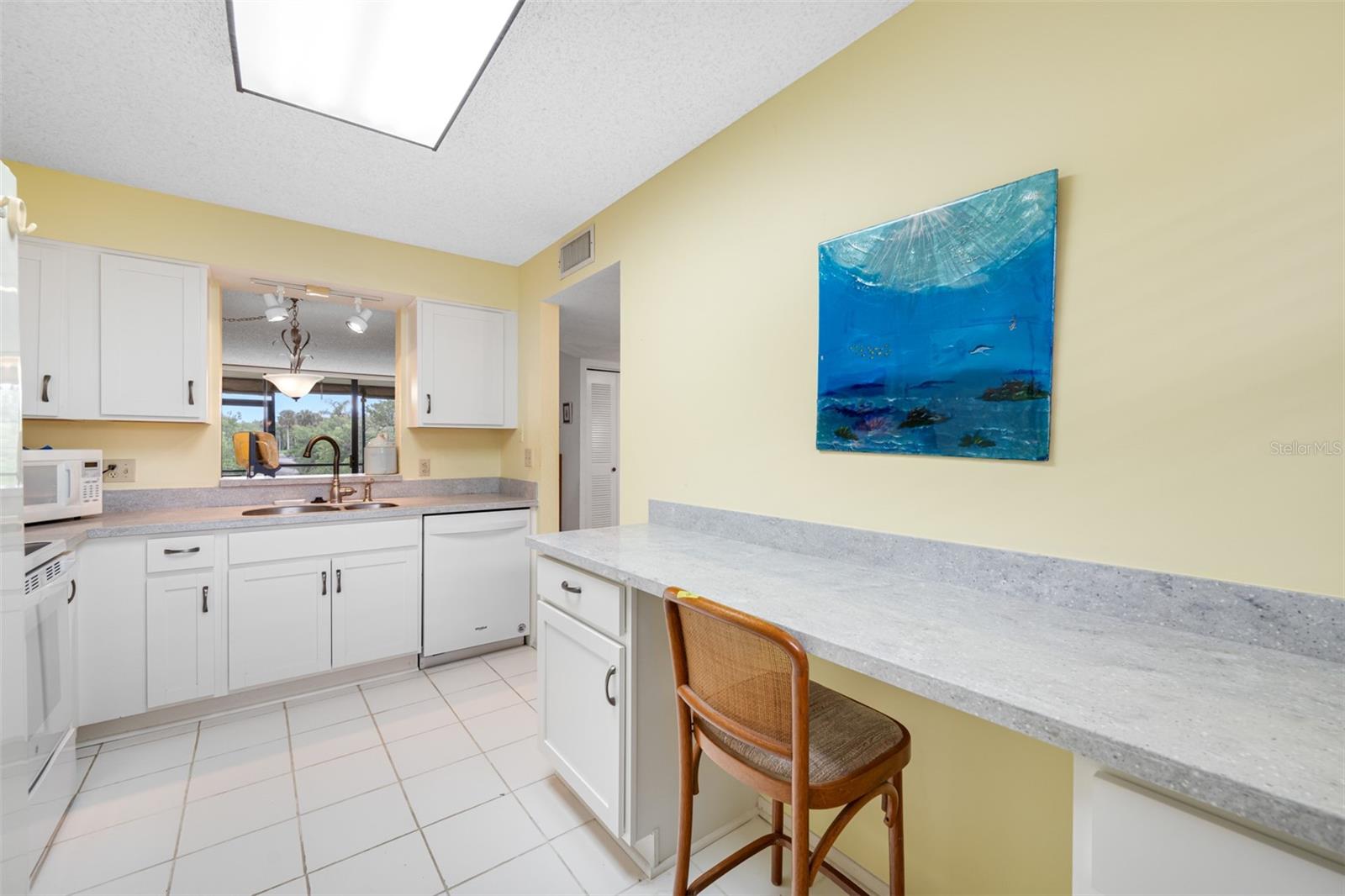 COVE CAY VILLAGE III - Residential