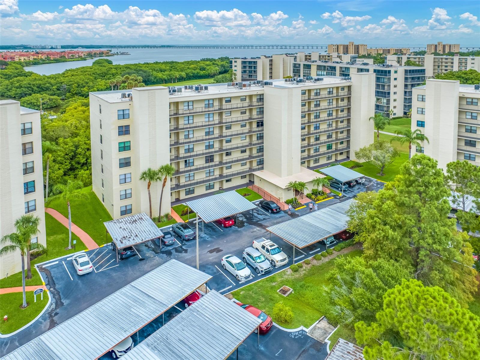 COVE CAY VILLAGE III - Residential