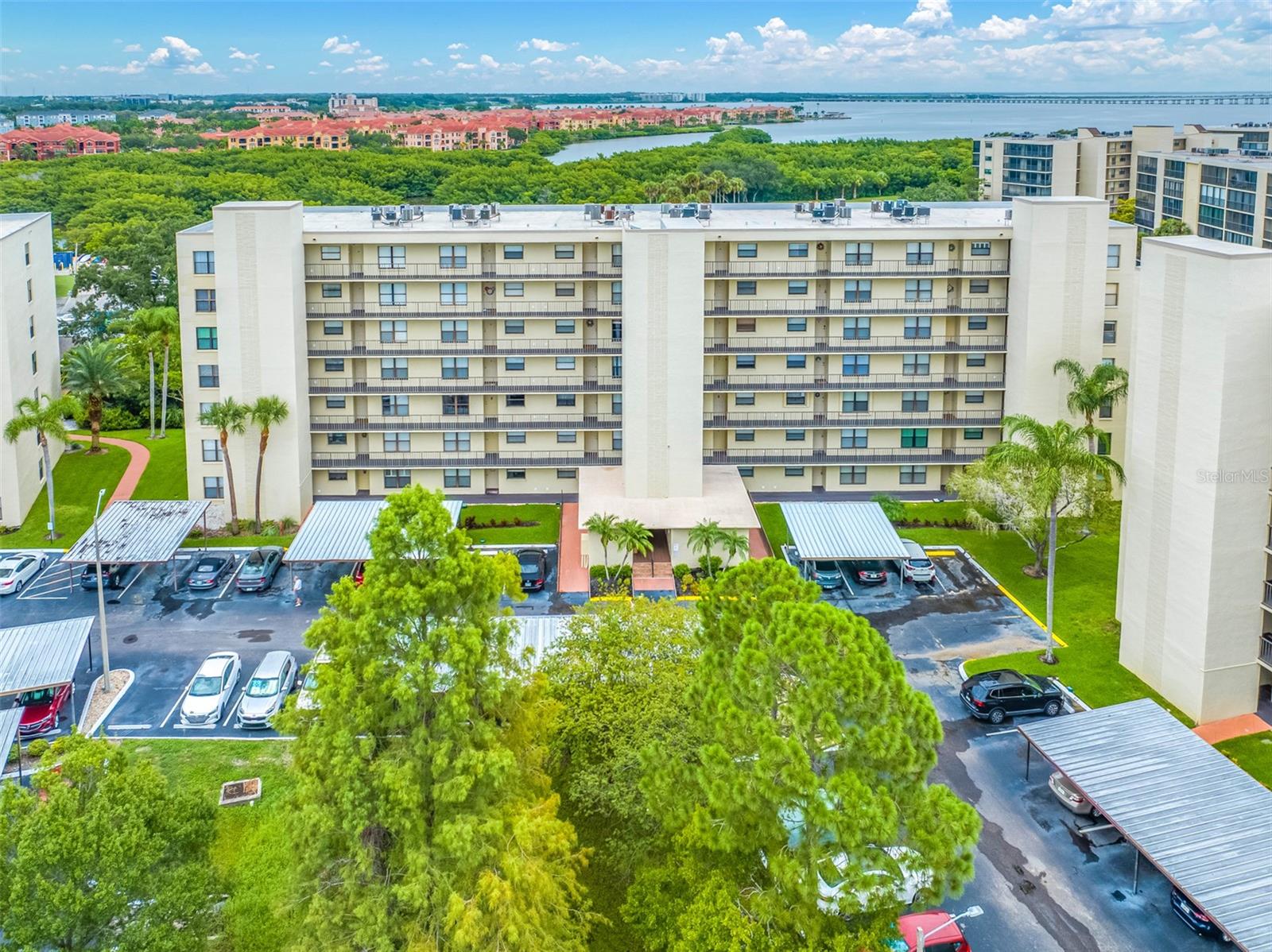 COVE CAY VILLAGE III - Residential