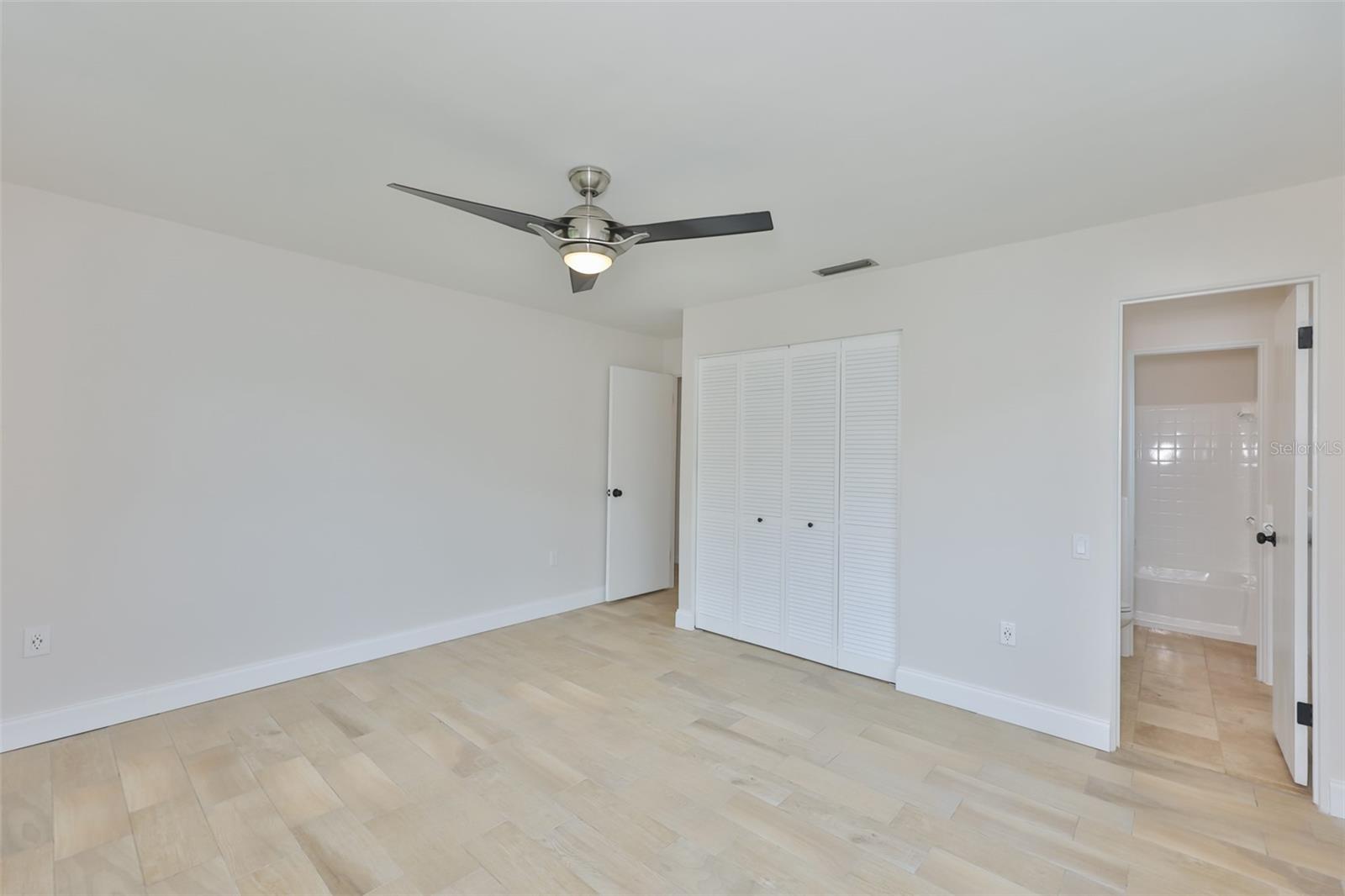 RIDGEWOOD GROVES - Residential