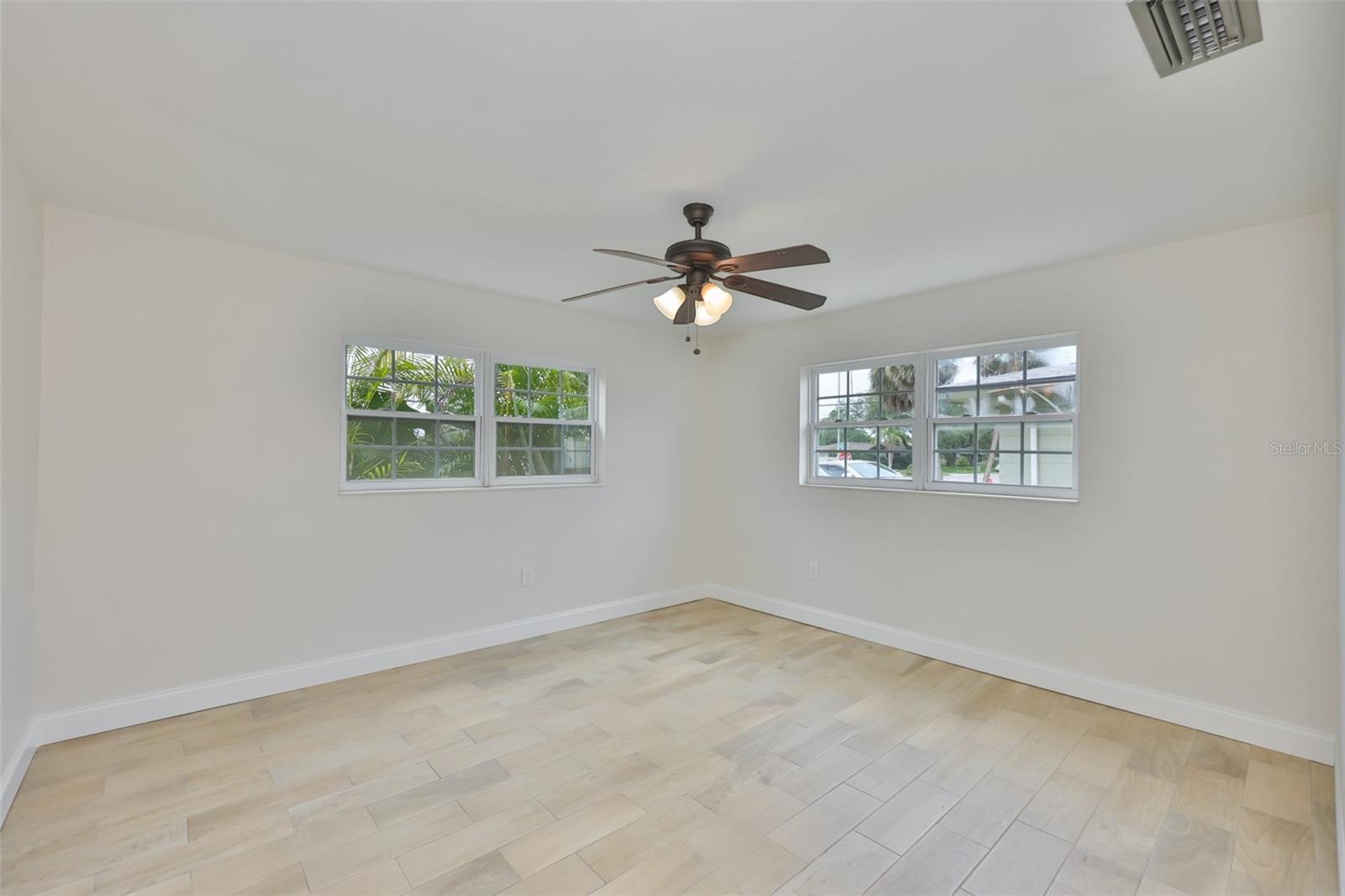 RIDGEWOOD GROVES - Residential
