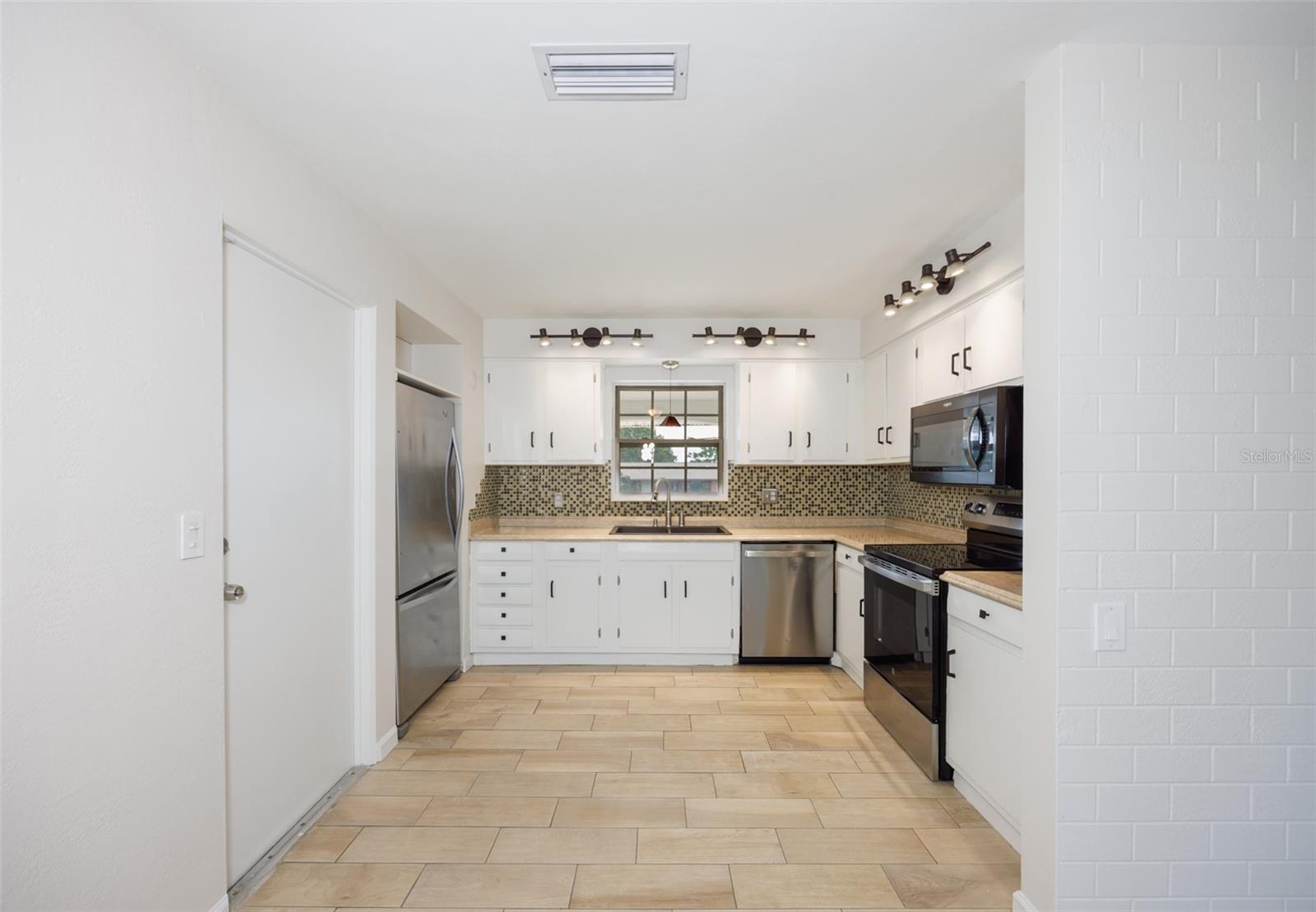 RIDGEWOOD GROVES - Residential