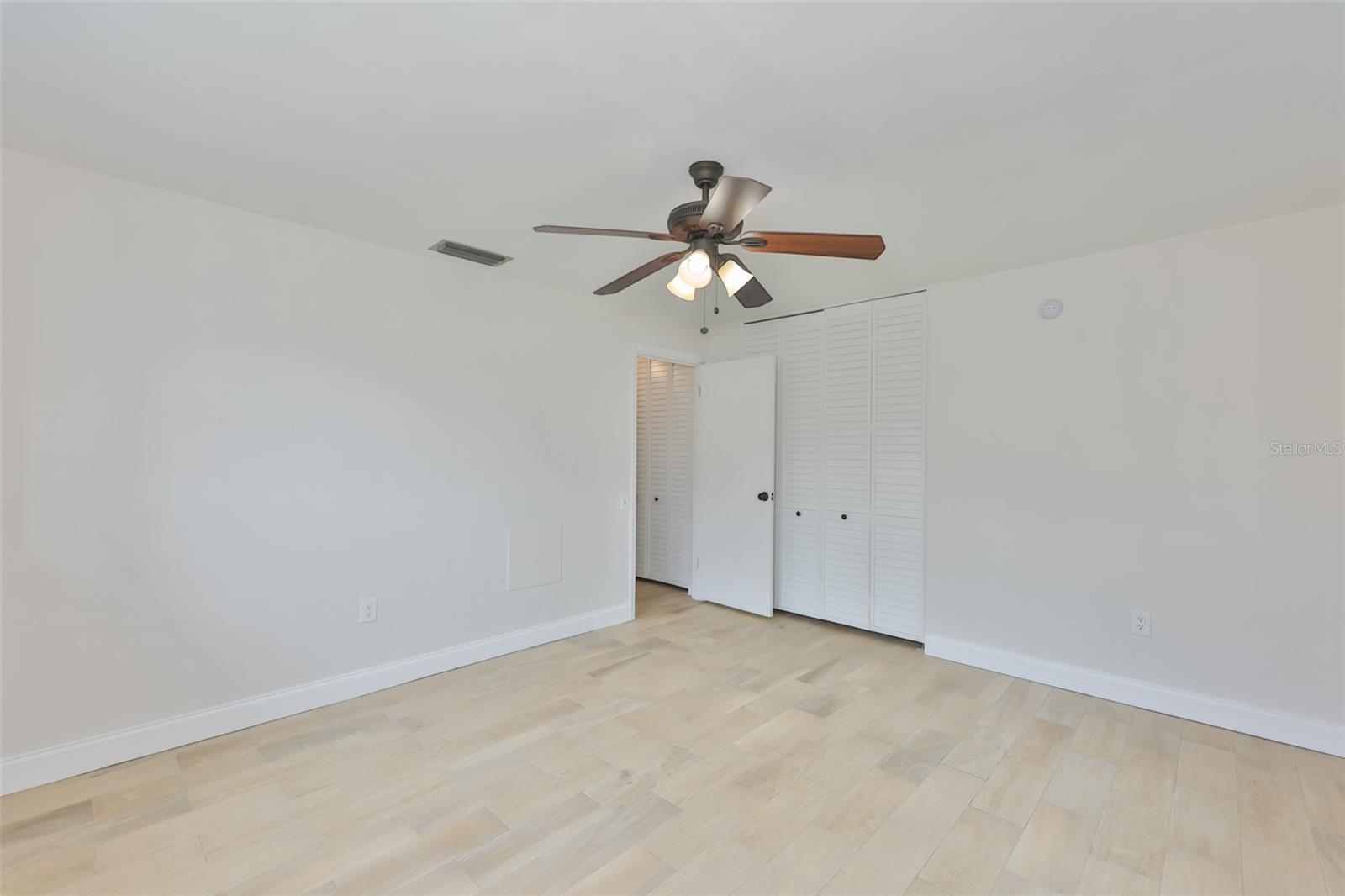RIDGEWOOD GROVES - Residential