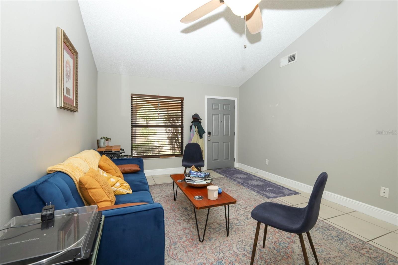 TOWNHOMES WINTER GARDEN - Residential