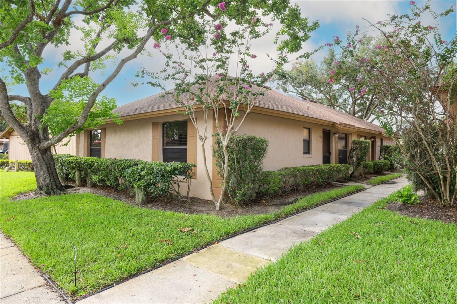 TOWNHOMES WINTER GARDEN - Residential