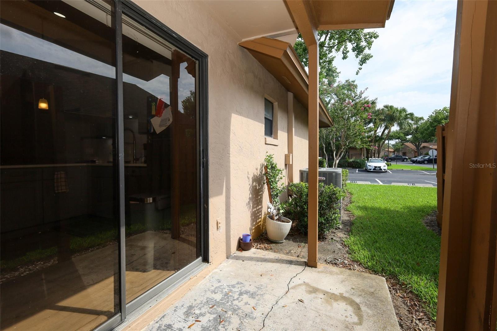 TOWNHOMES WINTER GARDEN - Residential