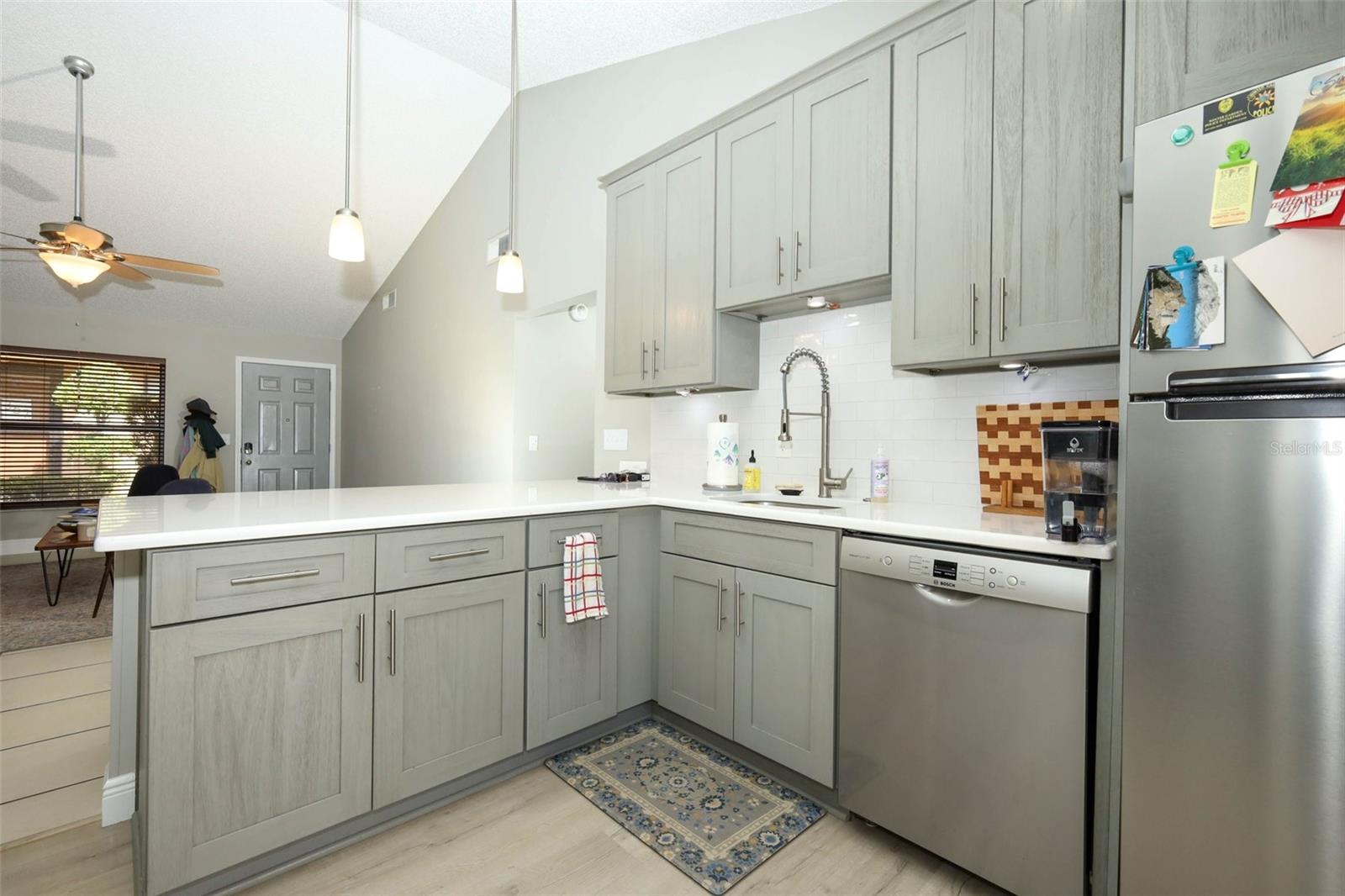 TOWNHOMES WINTER GARDEN - Residential
