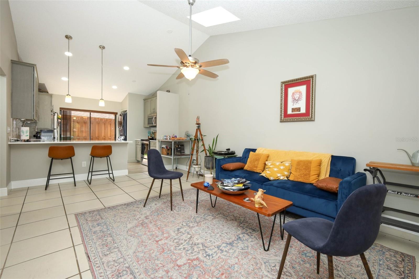 TOWNHOMES WINTER GARDEN - Residential