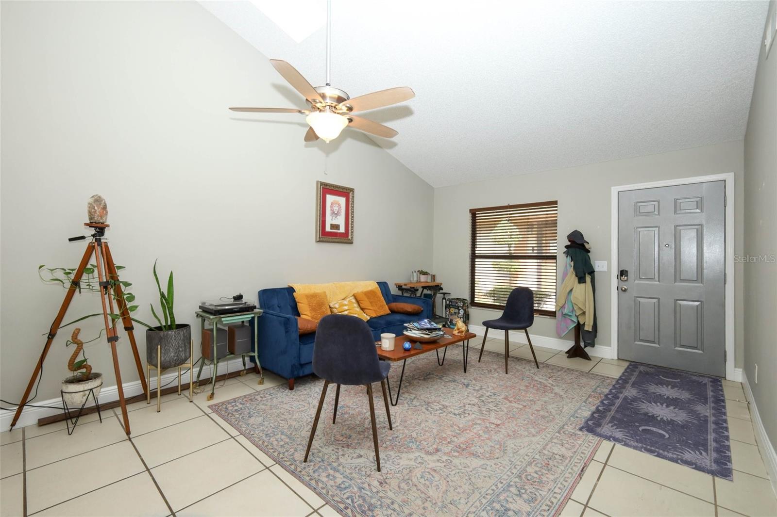 TOWNHOMES WINTER GARDEN - Residential