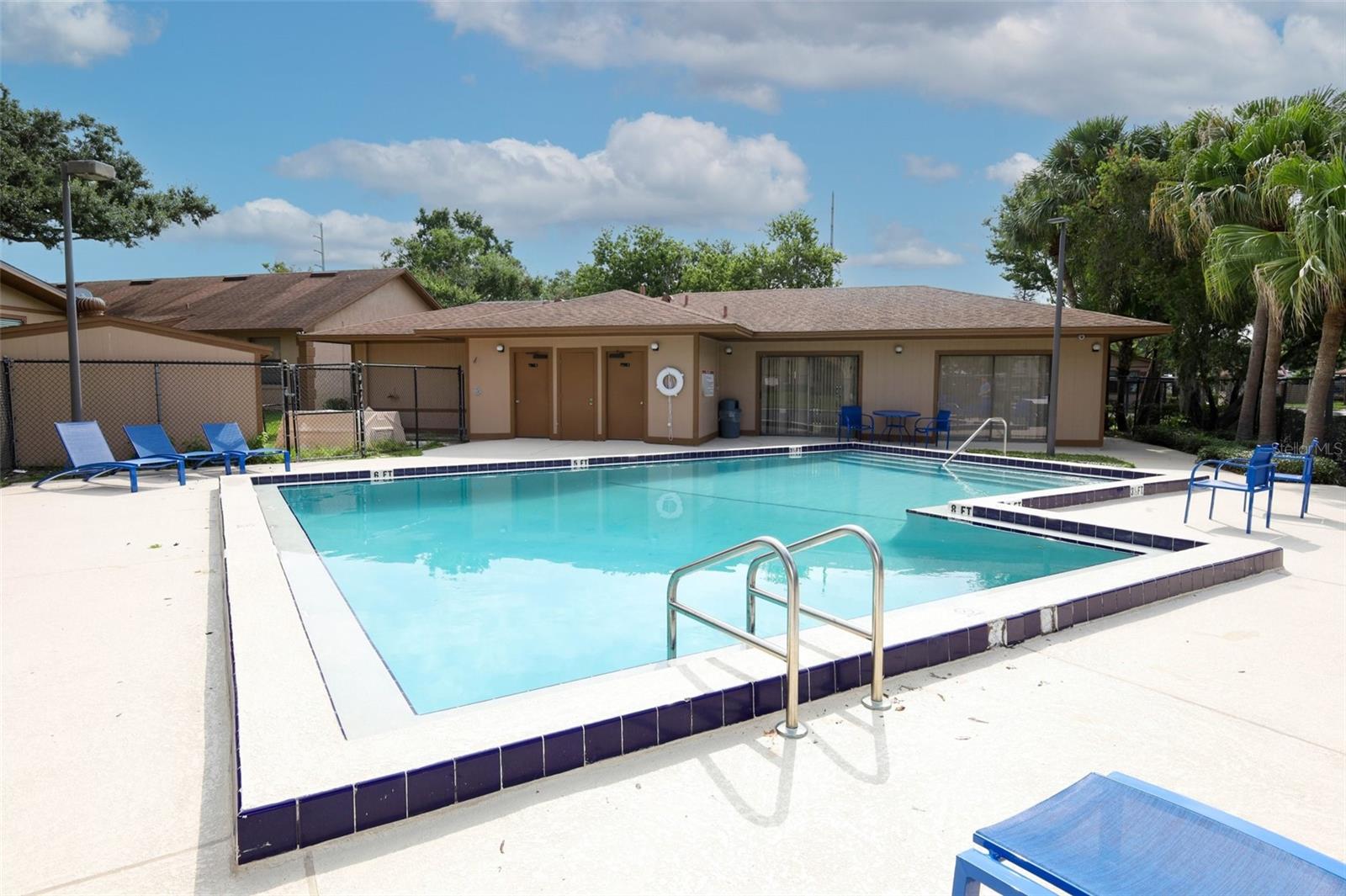 TOWNHOMES WINTER GARDEN - Residential