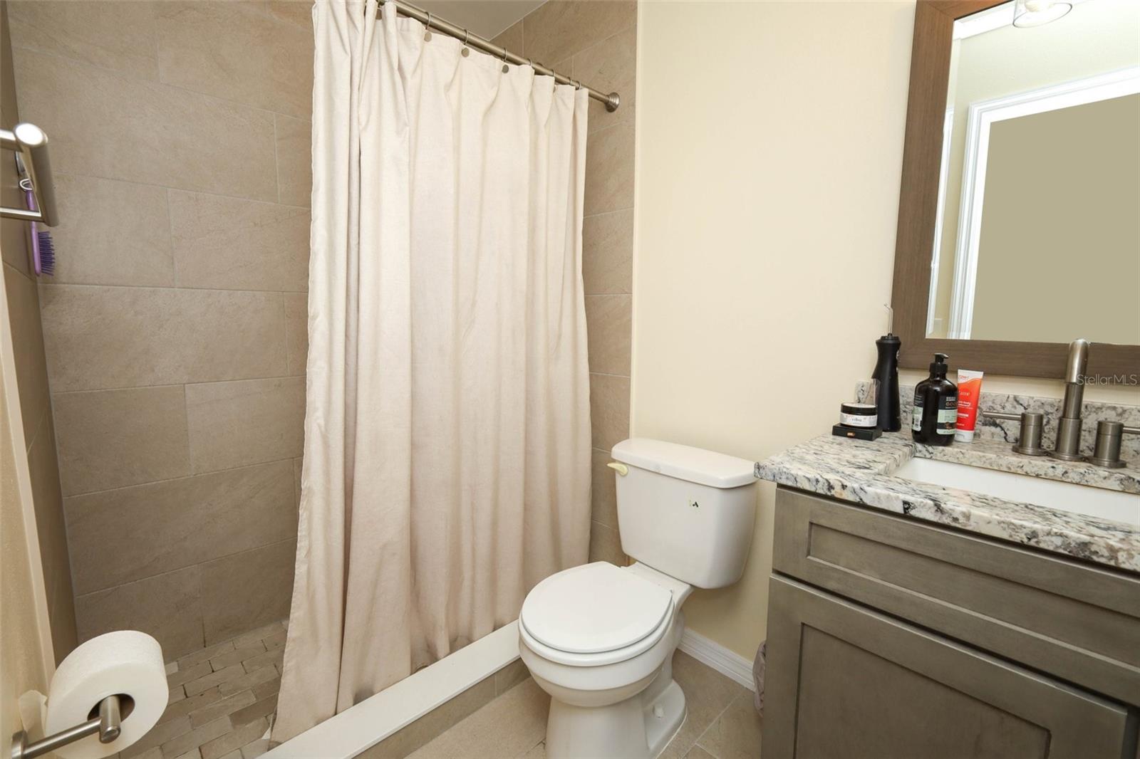 TOWNHOMES WINTER GARDEN - Residential