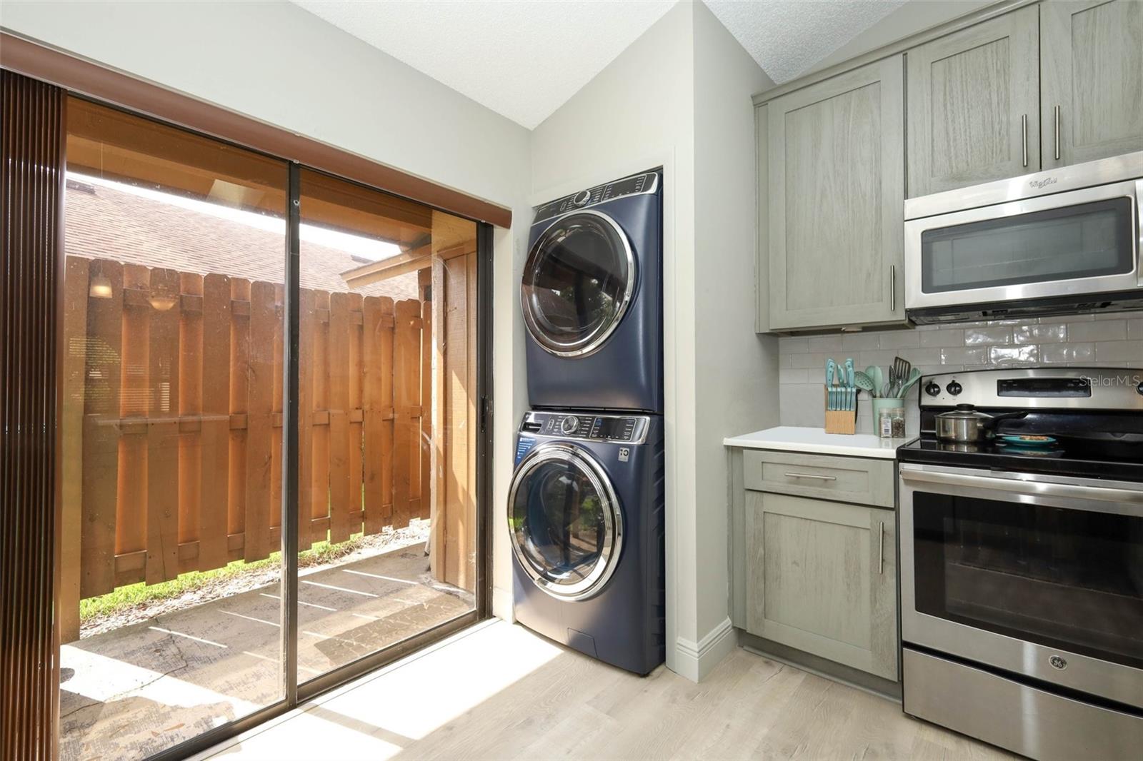 TOWNHOMES WINTER GARDEN - Residential